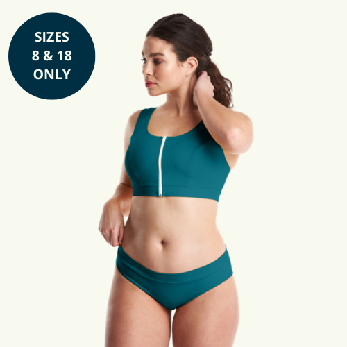 Amanda wears size 14 Monroe Top, size 14 Bottoms