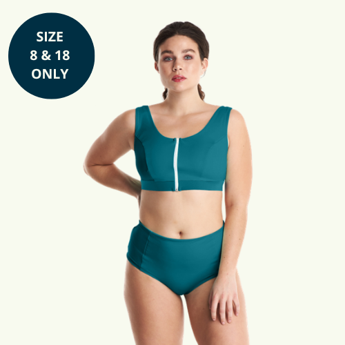 Amanda wears size 14 Monroe Top, size 14 Bottoms