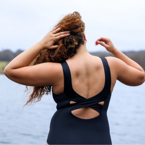 Eleece wears size 14 Monroe