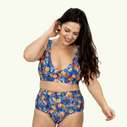 Madeleine wears size 16 Monroe