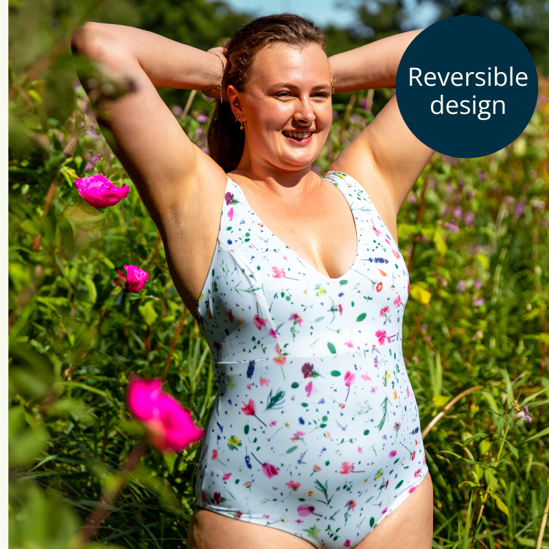 Amy wears size 18 Monroe