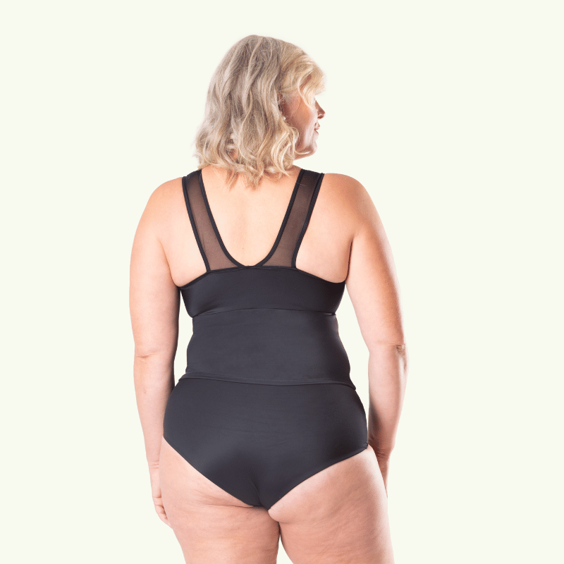 Kumbi wears size 20 Hendricks