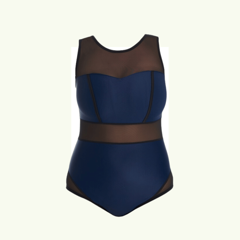 Alex wears size 12 Monroe