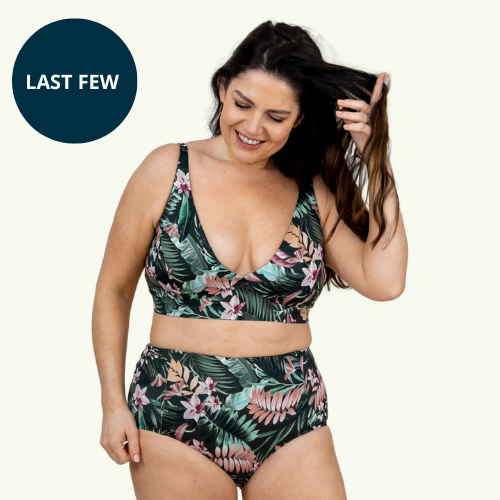 Giorgia wears size 12 Monroe