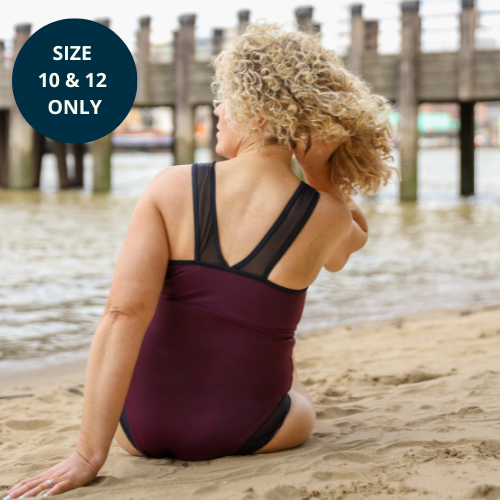 Hannah wears size 16 Monroe