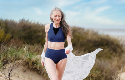 Liz wears size 8 Hepburn Top, size 8 Bottoms